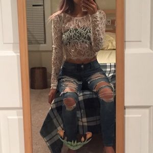 ⭐️4 for$30⭐️lace long sleeve crop top frim windsor